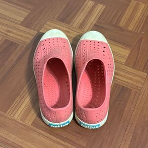 Native Pink Gurls Slip On Rubber Shoe Size 5